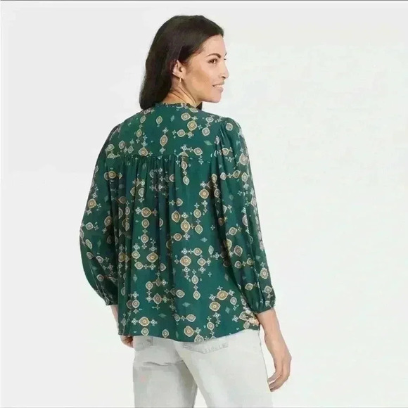 Knox Rose Green & Tan Patterned Embroidered
Long Sleeve Top, Medium - Picture 3 of 7